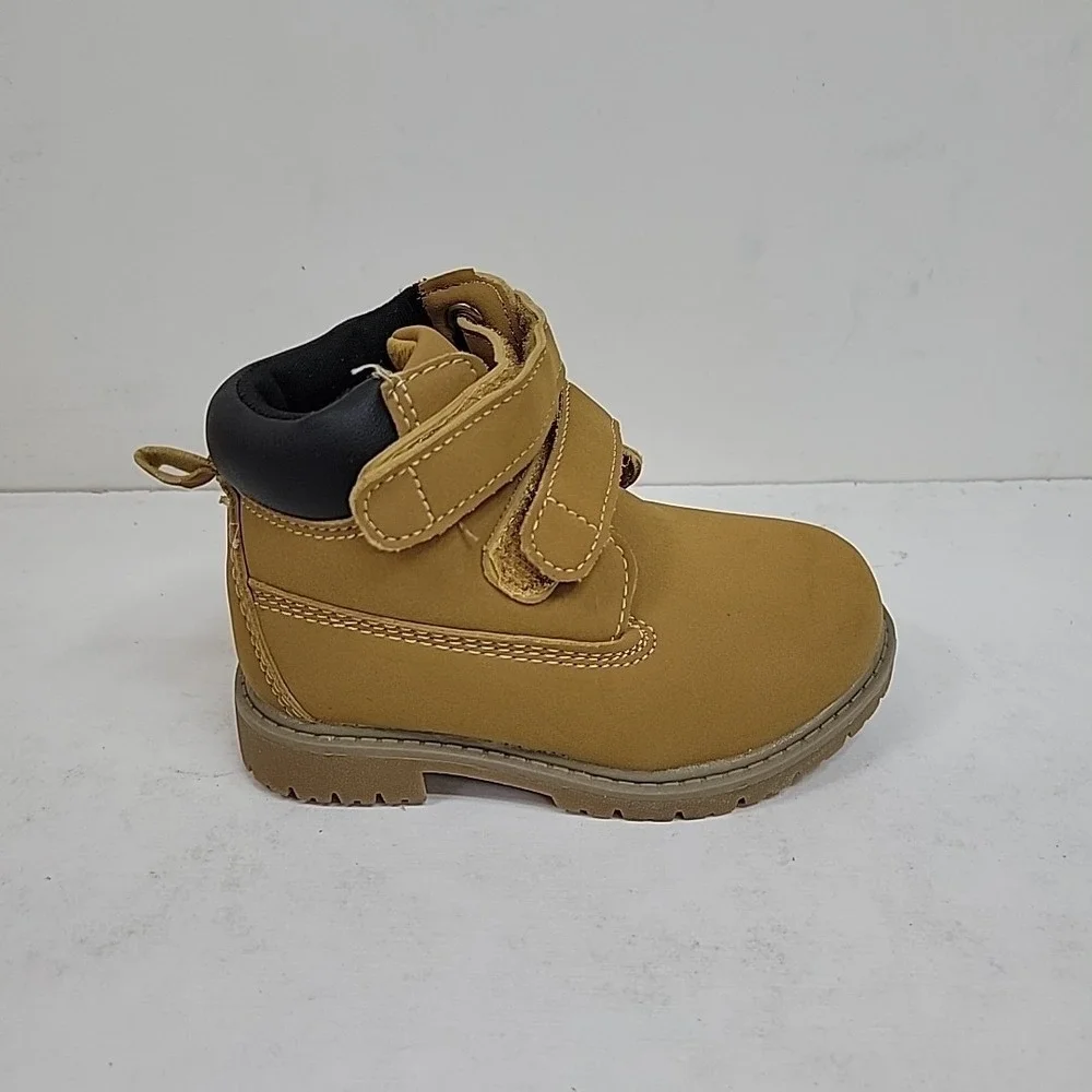 NWOB Wonder Nation Baby Boy's Chukka‎ Boot Size 6 Color Wheat Hook And Loop Easy